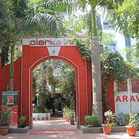 Aravali Clarks Inn Alwar Bagian luar foto