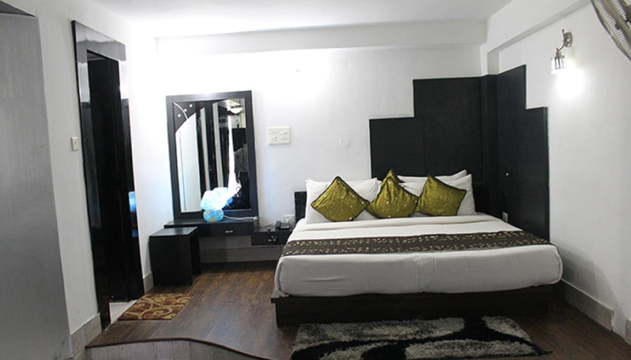 Aravali Clarks Inn Alwar Bagian luar foto