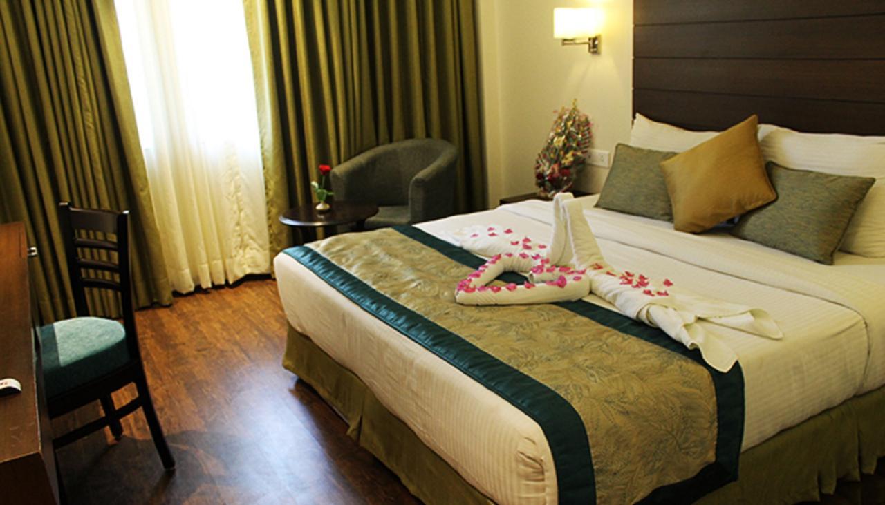 Aravali Clarks Inn Alwar Bagian luar foto