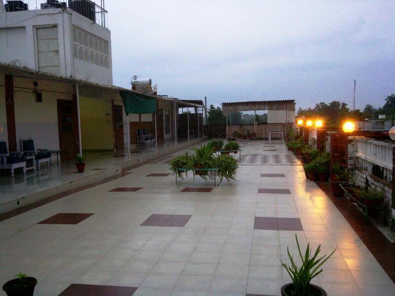 Aravali Clarks Inn Alwar Bagian luar foto