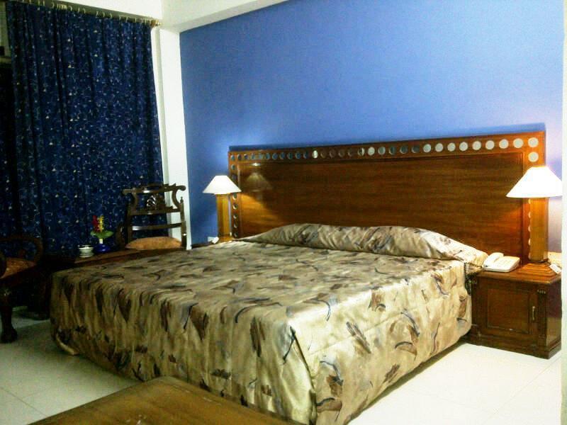 Aravali Clarks Inn Alwar Bagian luar foto