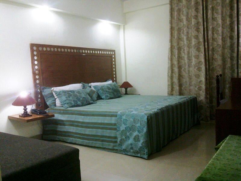 Aravali Clarks Inn Alwar Bagian luar foto