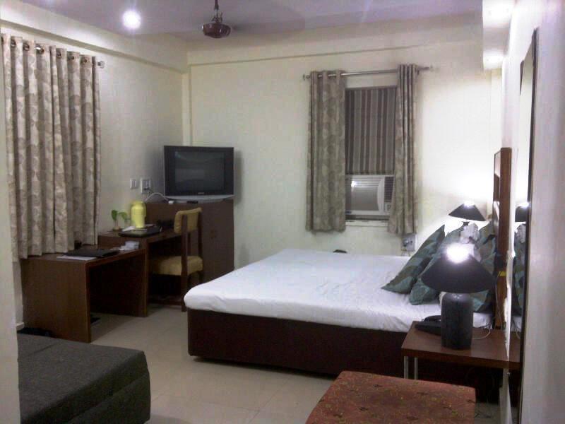 Aravali Clarks Inn Alwar Bagian luar foto