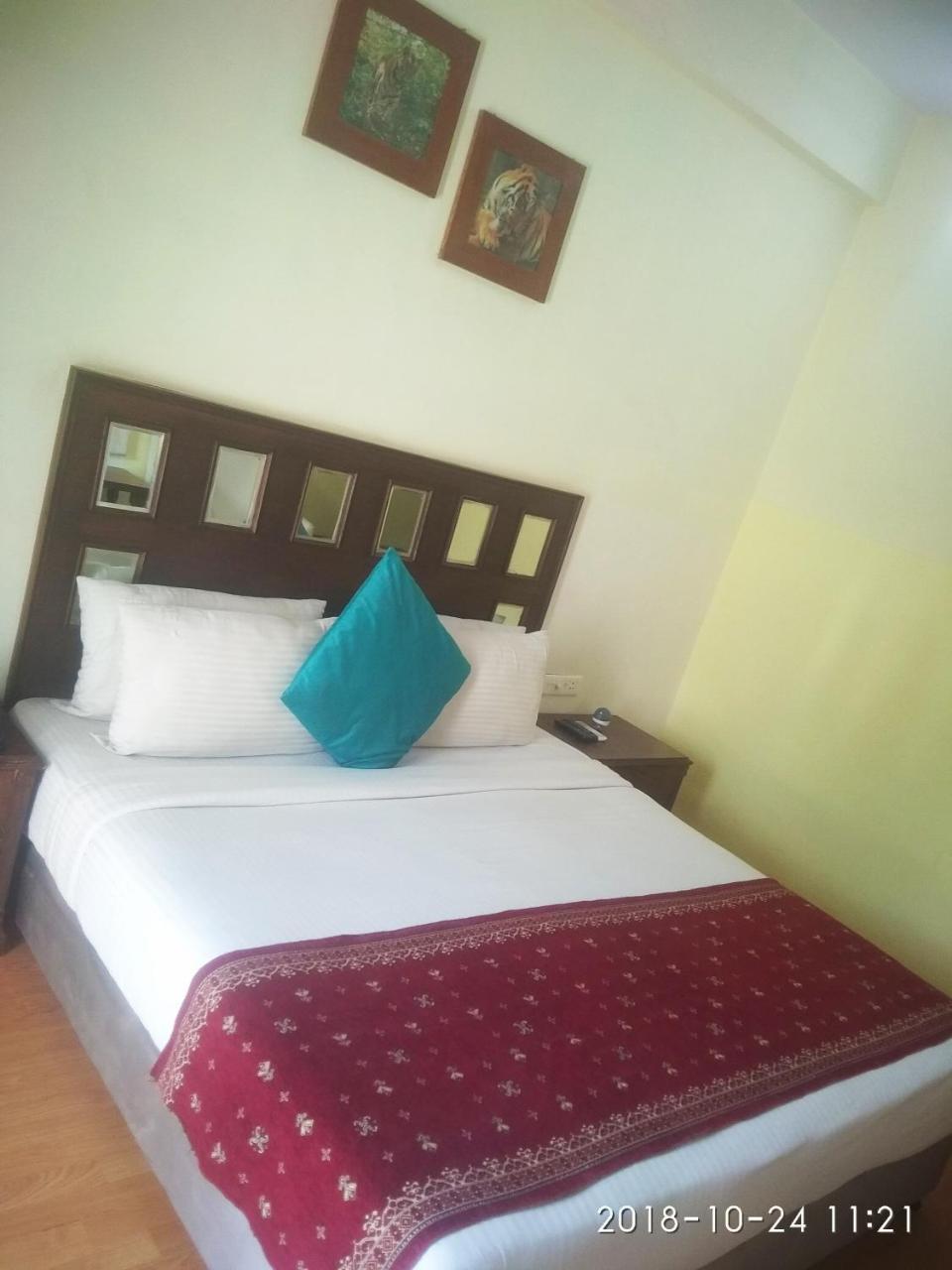 Aravali Clarks Inn Alwar Bagian luar foto